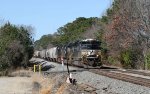NS 1189 leads train 350-10 eastbound